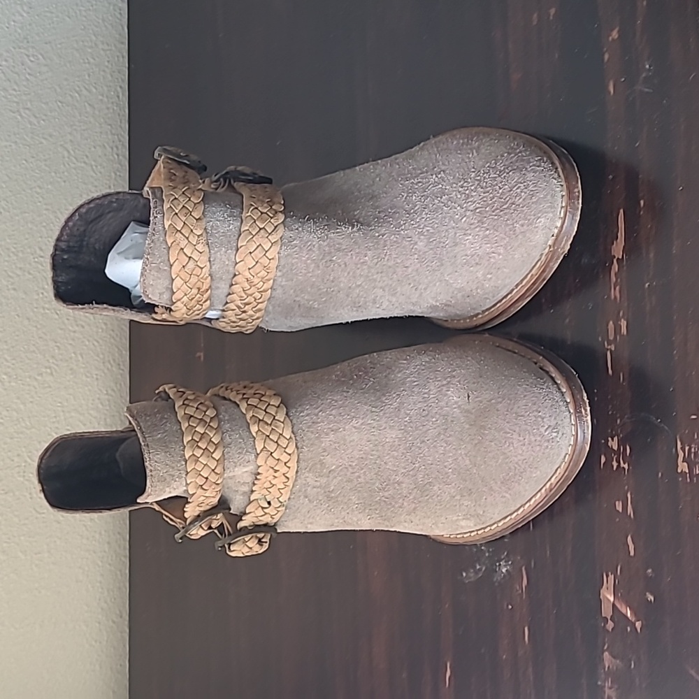 Rebels boots